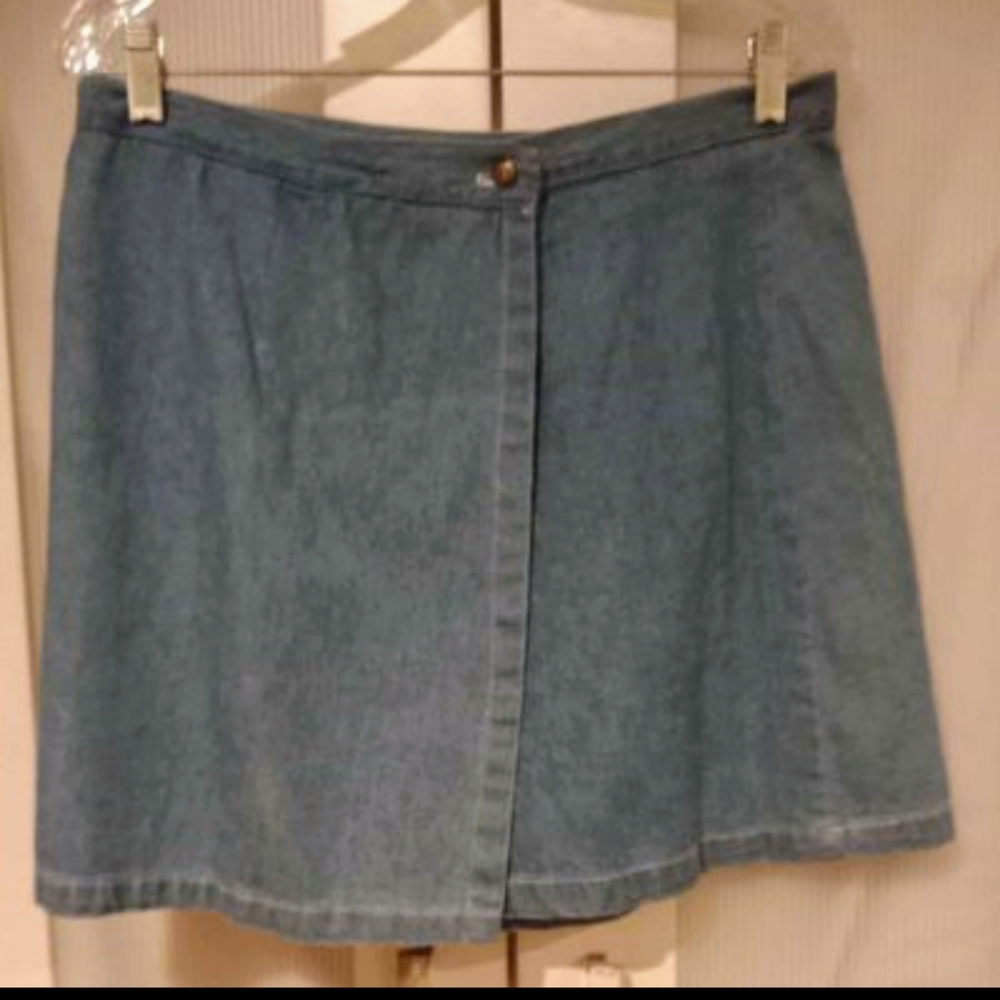 Bridge-jean skort, size Medium 100% cotton